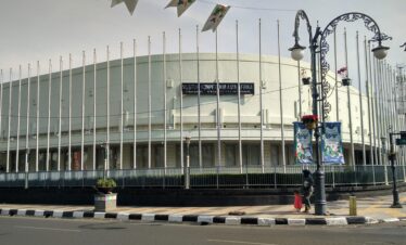 Gedung Asia Afrika in Bandung als historisch icoon tijdens steden en wandeltours op Java