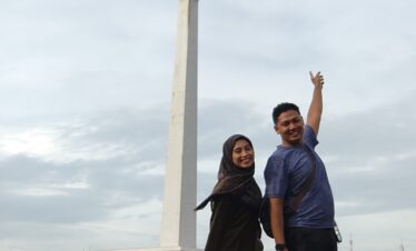 "Uitzicht op Monas tijdens een tour over Jakarta toerisme, de hoofdstad van Indonesië."