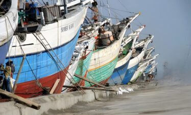 Sunda Kelapa Harbor Jakarta met traditionele pinisi-schepen